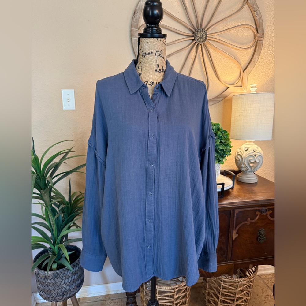 SO Oversized Snap Closure Gauze Cotton Blue Shirt with Raw Hem Details